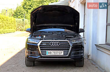 Позашляховик / Кросовер Audi Q7 2016 в 