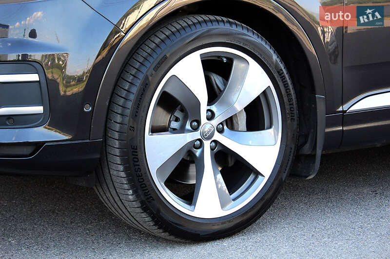 Позашляховик / Кросовер Audi Q7 2016 в Вінниці