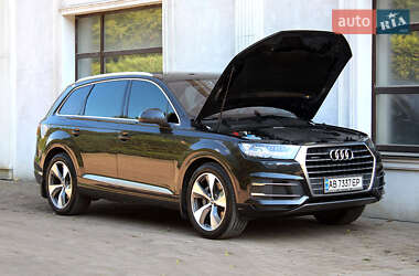 Позашляховик / Кросовер Audi Q7 2016 в 