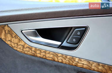 Позашляховик / Кросовер Audi Q7 2016 в 