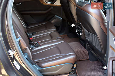 Позашляховик / Кросовер Audi Q7 2016 в 