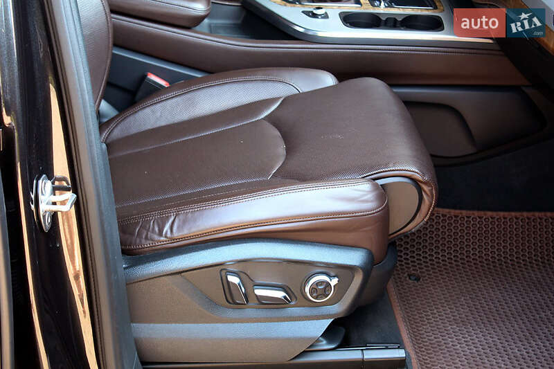 Позашляховик / Кросовер Audi Q7 2016 в Вінниці