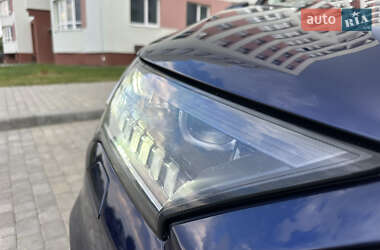 Позашляховик / Кросовер Audi Q7 2020 в 