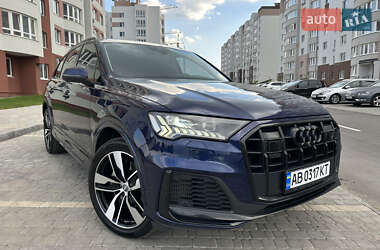 Позашляховик / Кросовер Audi Q7 2020 в 