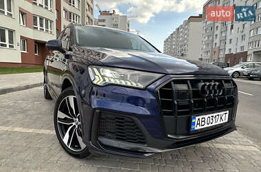 Позашляховик / Кросовер Audi Q7 2020 в 
