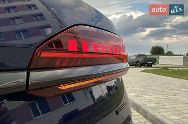 Позашляховик / Кросовер Audi Q7 2020 в 