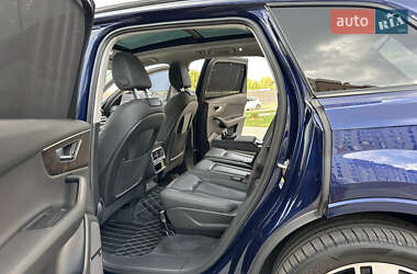 Позашляховик / Кросовер Audi Q7 2020 в 