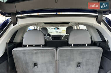 Позашляховик / Кросовер Audi Q7 2020 в 