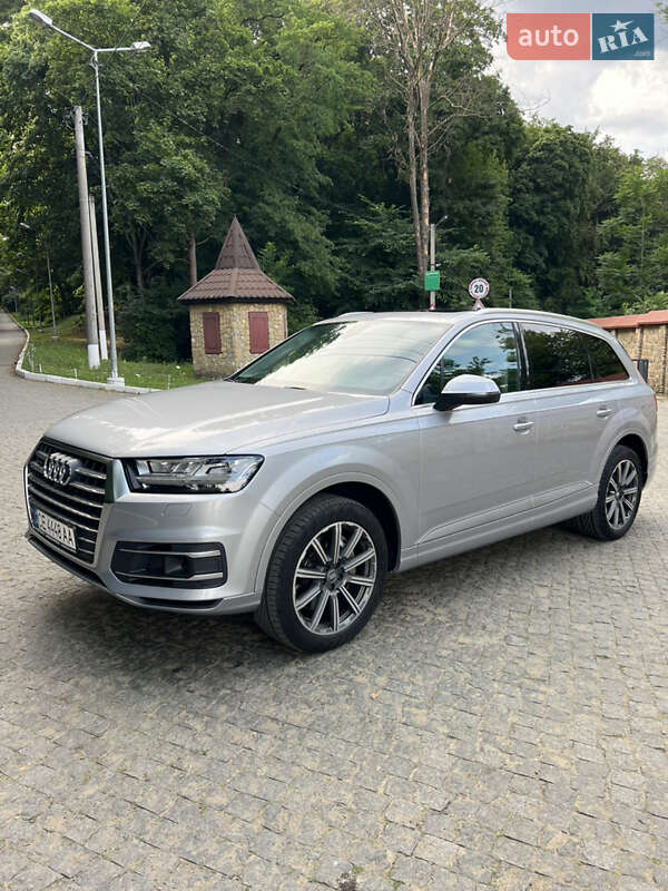Позашляховик / Кросовер Audi Q7 2017 в Чернівцях