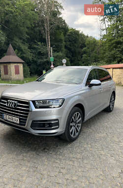 Внедорожник / Кроссовер Audi Q7 2017 в 