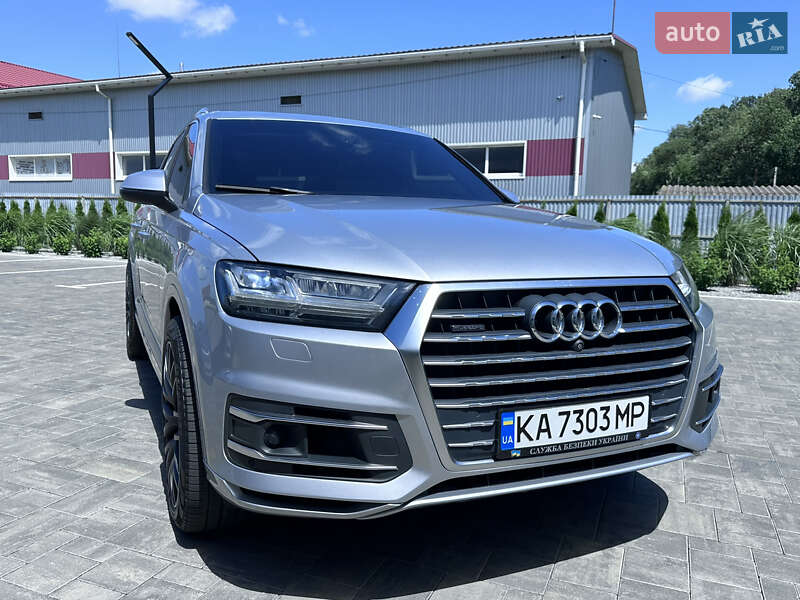 Позашляховик / Кросовер Audi Q7 2017 в Луцьку
