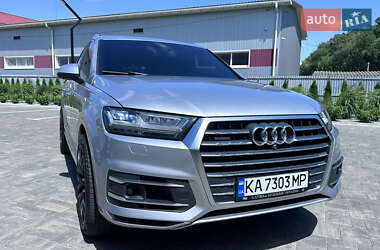 Внедорожник / Кроссовер Audi Q7 2017 в 
