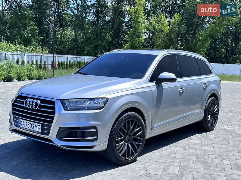 Позашляховик / Кросовер Audi Q7 2017 в Луцьку