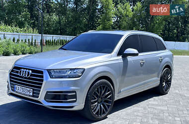 Внедорожник / Кроссовер Audi Q7 2017 в 