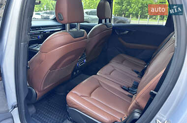 Внедорожник / Кроссовер Audi Q7 2017 в 