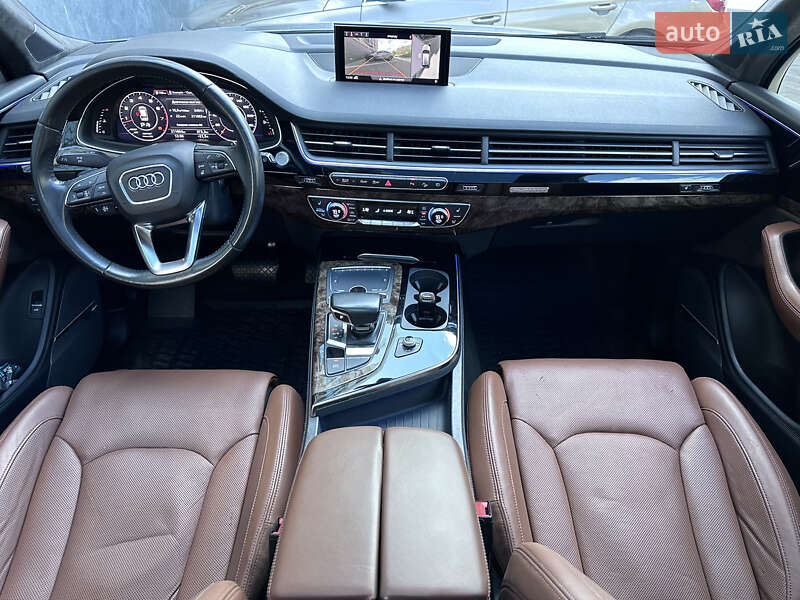 Позашляховик / Кросовер Audi Q7 2017 в Луцьку