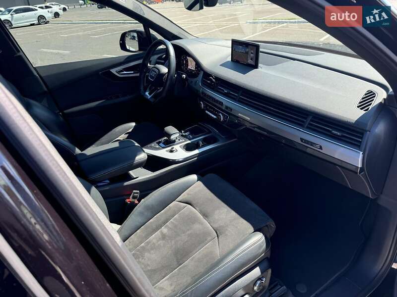 Позашляховик / Кросовер Audi Q7 2018 в Києві