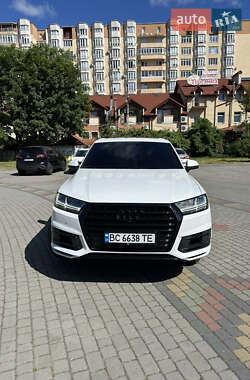 Позашляховик / Кросовер Audi Q7 2017 в 