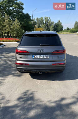 Внедорожник / Кроссовер Audi Q7 2020 в 