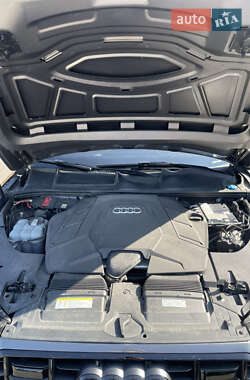 Внедорожник / Кроссовер Audi Q7 2020 в 