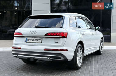 Внедорожник / Кроссовер Audi Q7 2020 в 