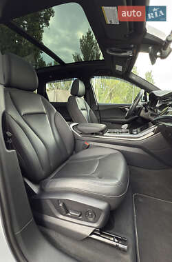Внедорожник / Кроссовер Audi Q7 2020 в 