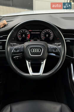 Внедорожник / Кроссовер Audi Q7 2020 в 