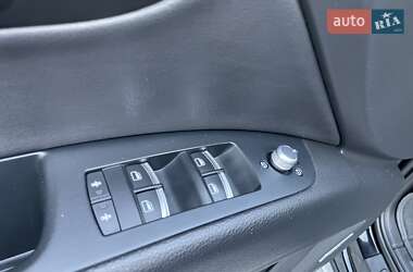 Позашляховик / Кросовер Audi Q7 2014 в 