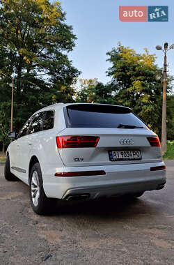 Позашляховик / Кросовер Audi Q7 2016 в 