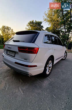 Позашляховик / Кросовер Audi Q7 2016 в 