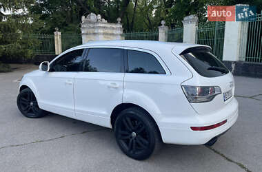 Позашляховик / Кросовер Audi Q7 2006 в 