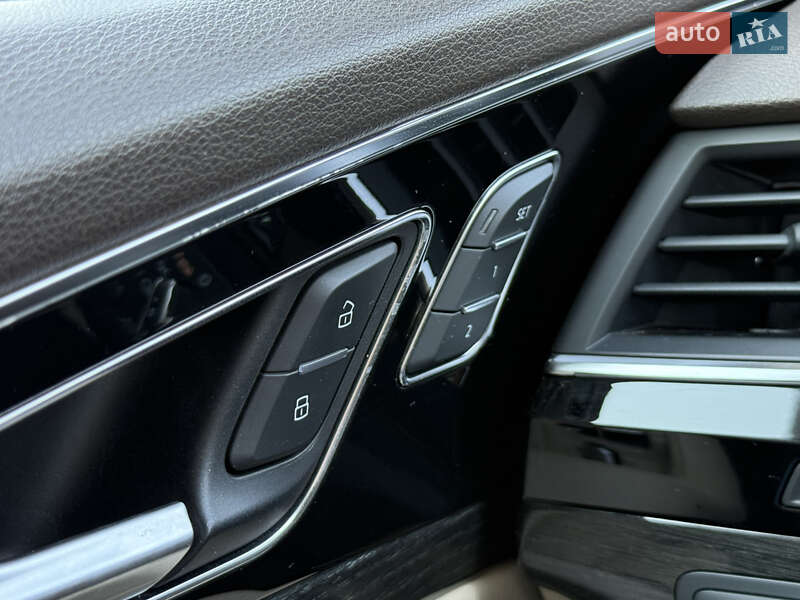 Позашляховик / Кросовер Audi Q7 2018 в Харкові