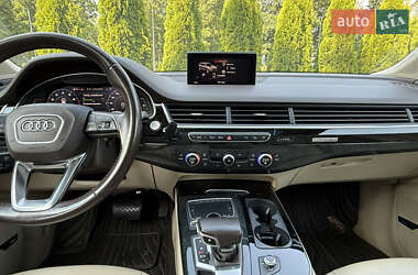 Внедорожник / Кроссовер Audi Q7 2018 в 