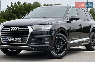 Внедорожник / Кроссовер Audi Q7 2017 в 