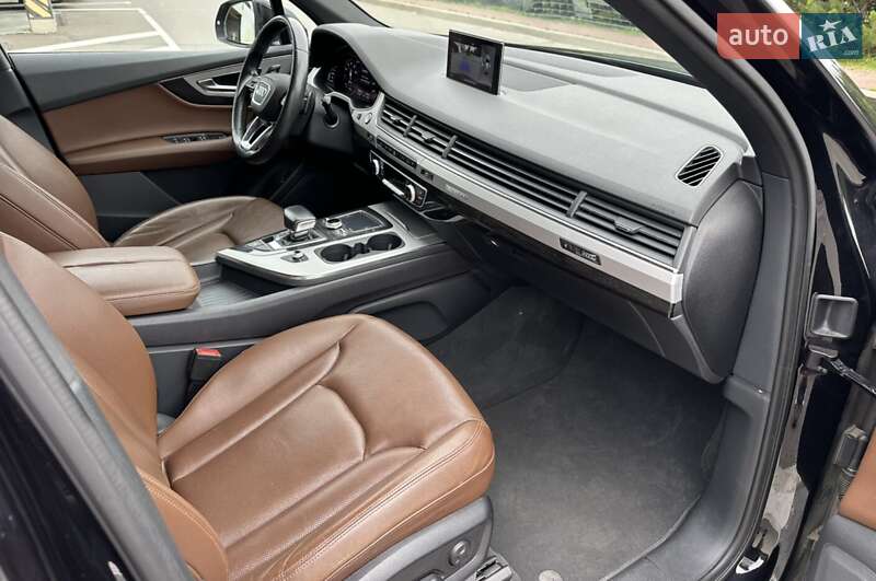 Позашляховик / Кросовер Audi Q7 2017 в Києві