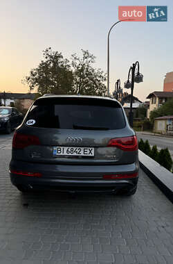 Позашляховик / Кросовер Audi Q7 2015 в 