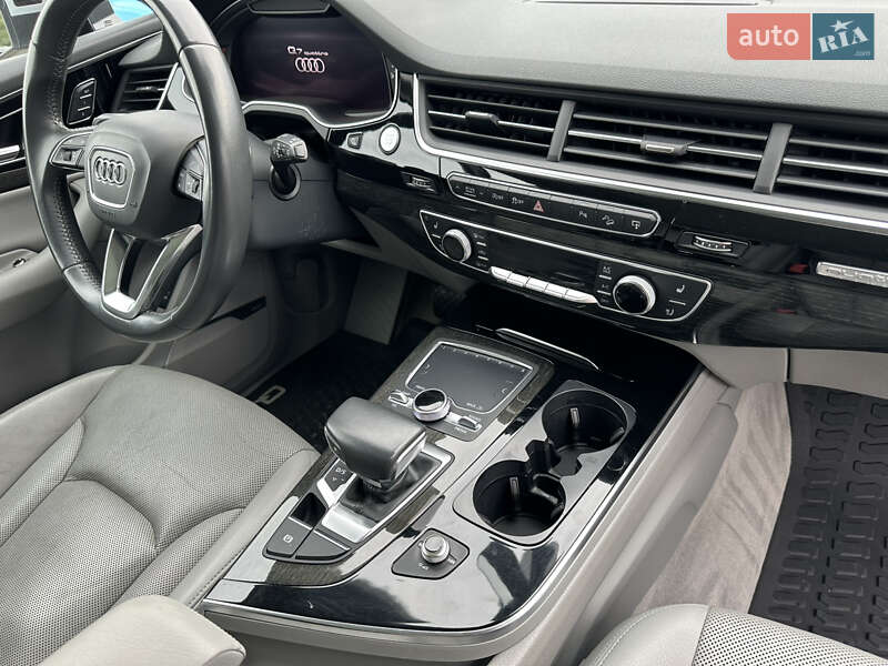 Позашляховик / Кросовер Audi Q7 2016 в Івано-Франківську