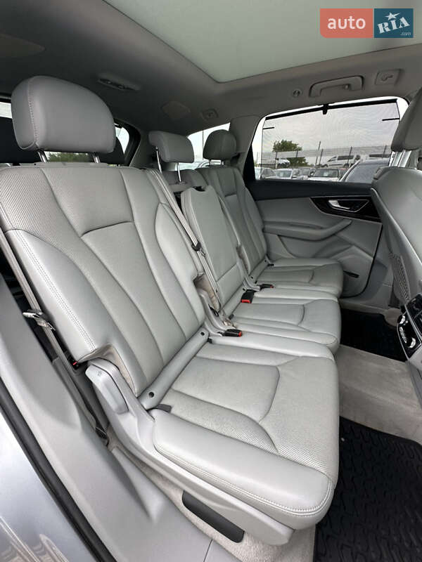 Позашляховик / Кросовер Audi Q7 2016 в Івано-Франківську