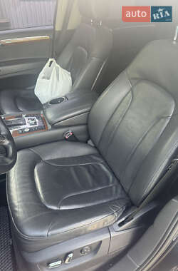 Позашляховик / Кросовер Audi Q7 2013 в 