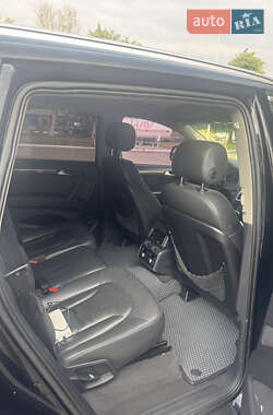 Позашляховик / Кросовер Audi Q7 2013 в 