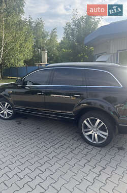 Позашляховик / Кросовер Audi Q7 2013 в 