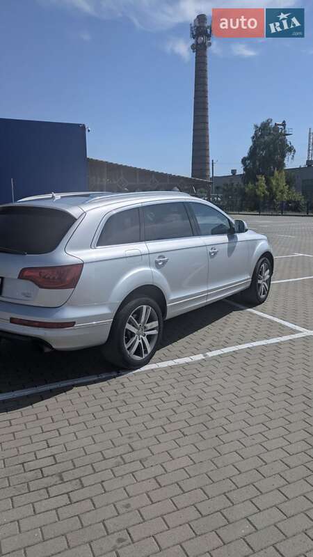 Внедорожник / Кроссовер Audi Q7 2014 в Нововолынске