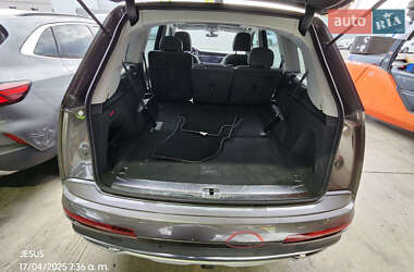 Позашляховик / Кросовер Audi Q7 2020 в 