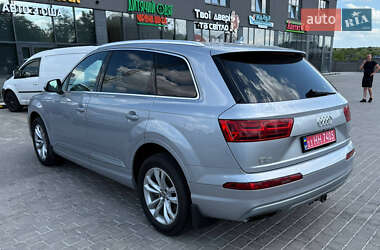 Позашляховик / Кросовер Audi Q7 2016 в 