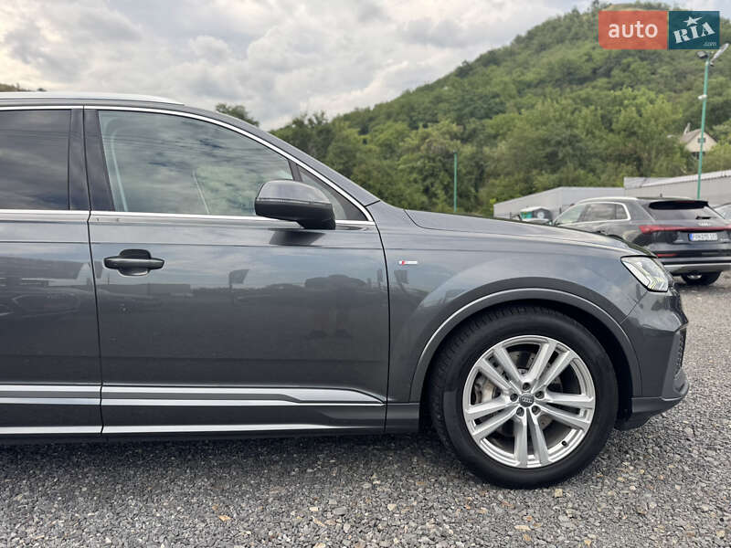 Позашляховик / Кросовер Audi Q7 2020 в Мукачевому