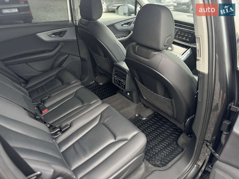 Позашляховик / Кросовер Audi Q7 2020 в Мукачевому