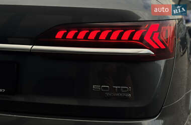 Внедорожник / Кроссовер Audi Q7 2020 в 