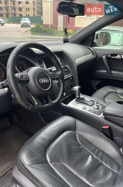 Позашляховик / Кросовер Audi Q7 2012 в 