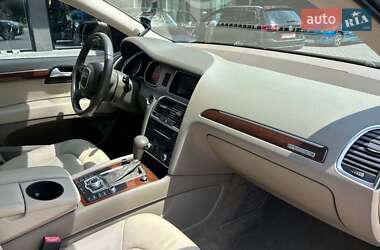 Внедорожник / Кроссовер Audi Q7 2009 в 
