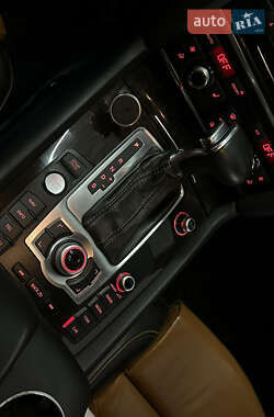 Позашляховик / Кросовер Audi Q7 2013 в 